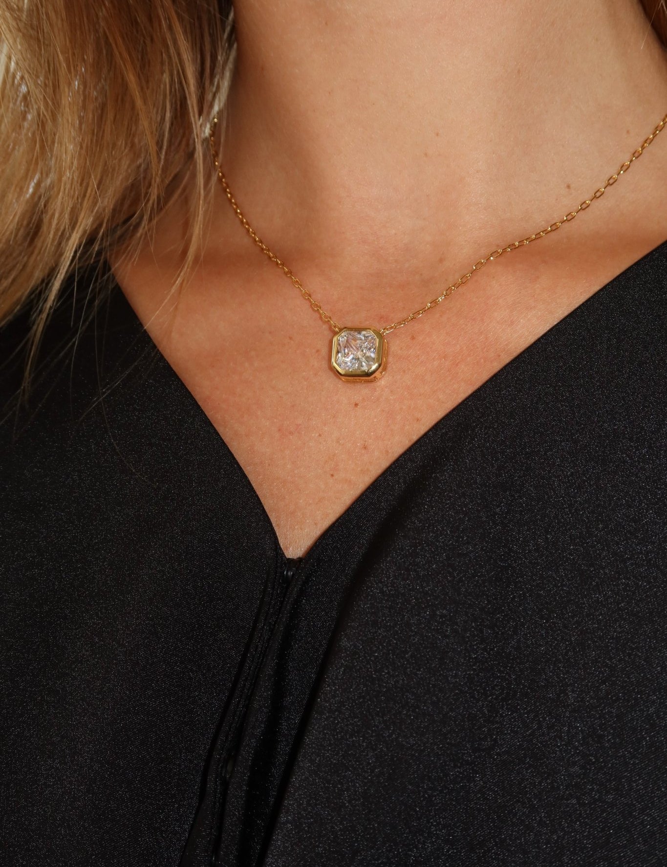 Bezel Diamond Pendant - NOA Jewels - 