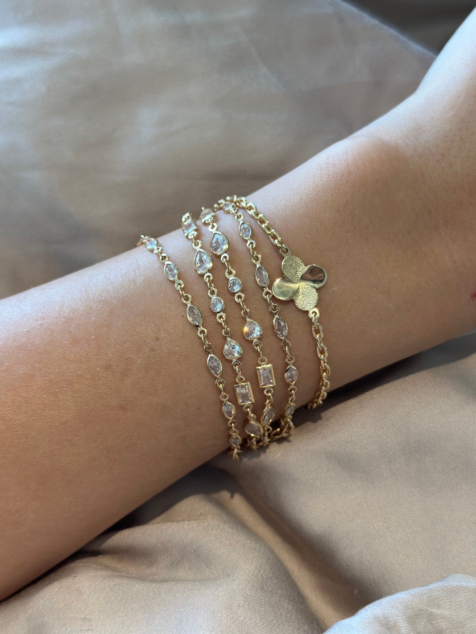 Mini Bezel Diamond Chain Bracelet - NOA Jewels - 