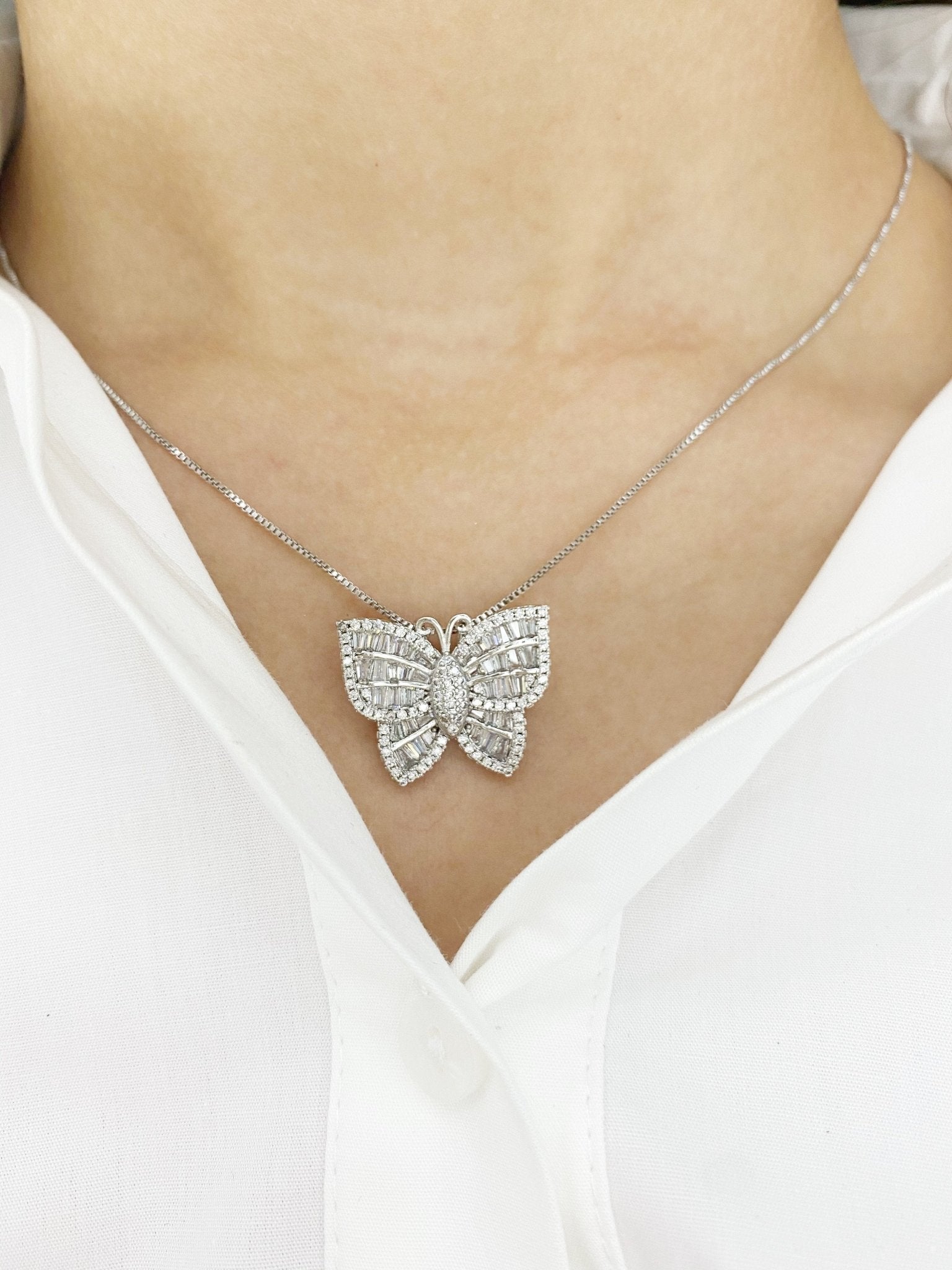 Butterfly Baguette Necklace (Box Chain) - NOA -