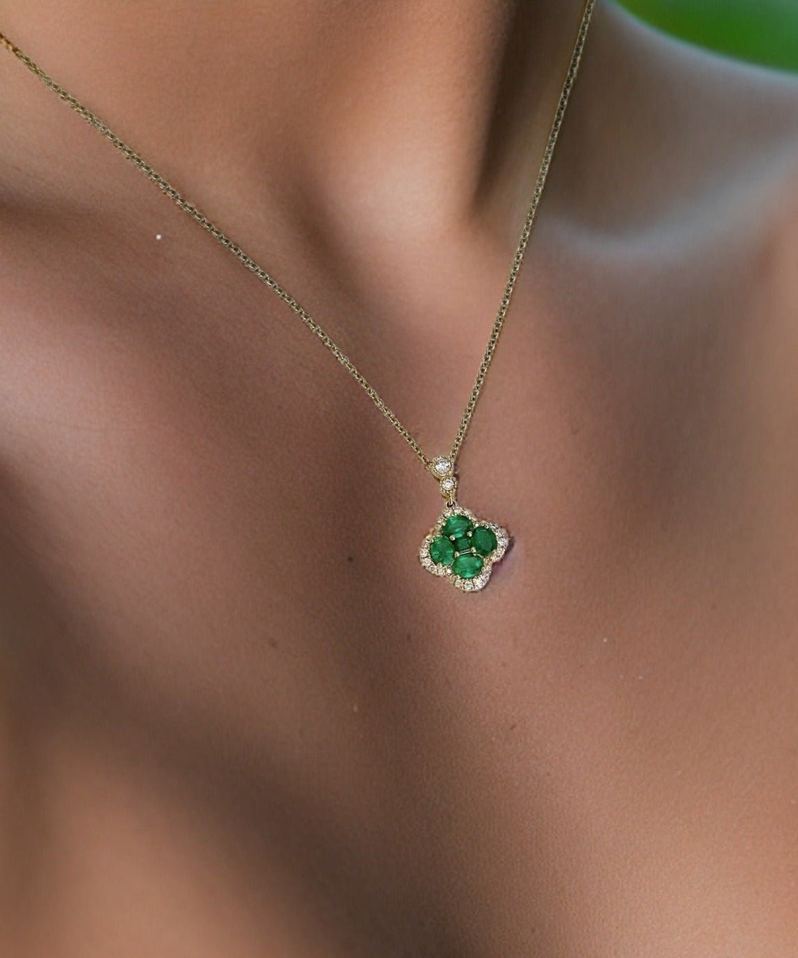 Emerald Clover - NOA -