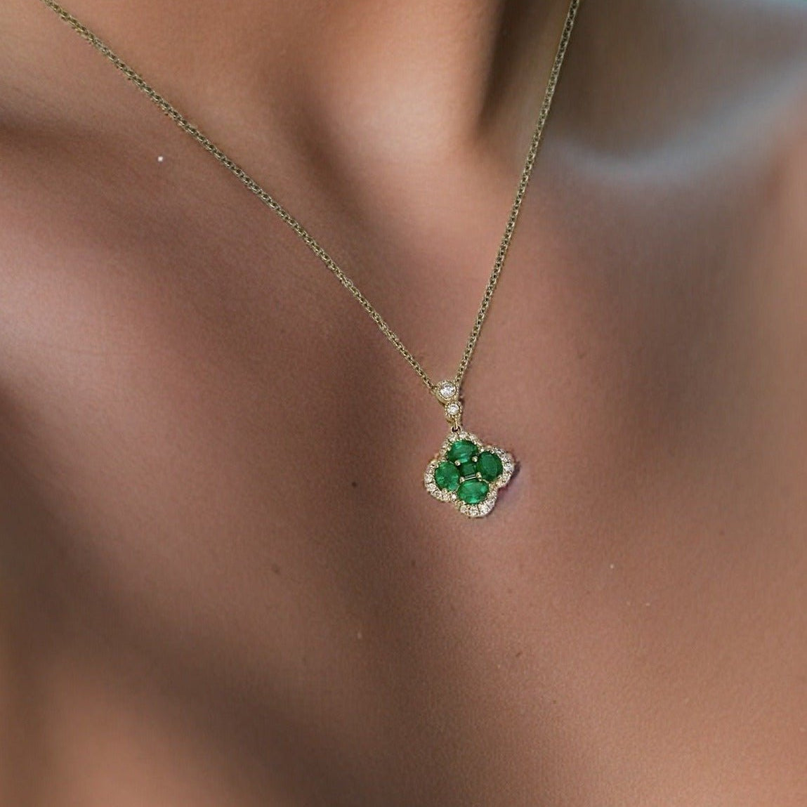 Emerald Clover - NOA -