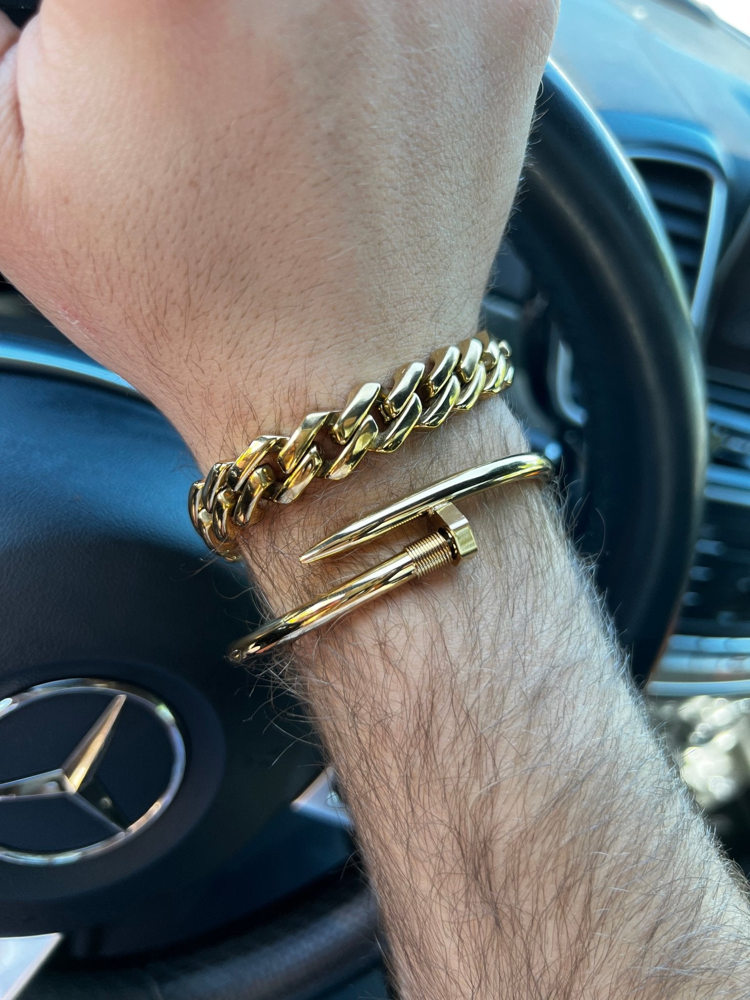 Amazon.com: Tommy Hilfiger Jewelry Men's Screws Ionic Thin Gold Plated Link  Bracelet Color: Gold Plated (Model: 2790395): Clothing, Shoes & Jewelry