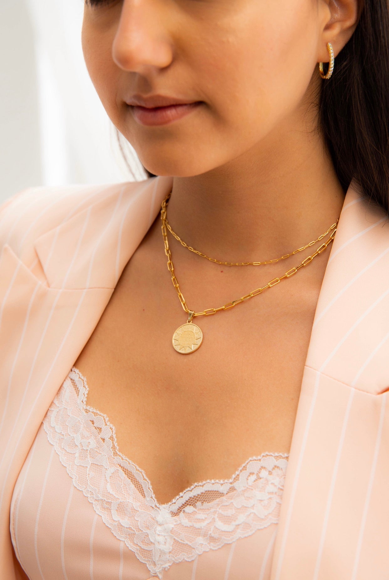 Link Chains and Medallion Set