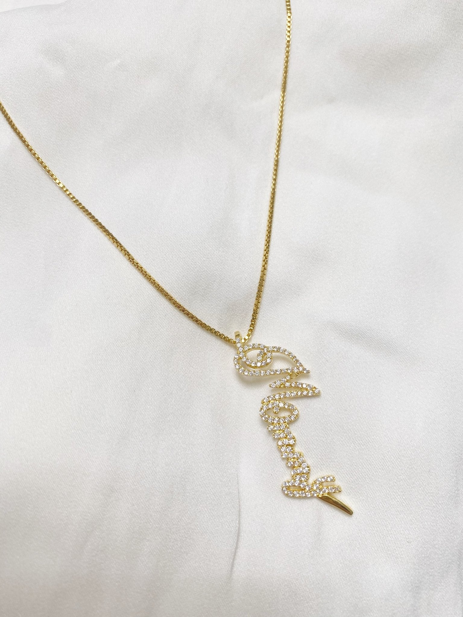 “Mommy” Necklace - NOA -