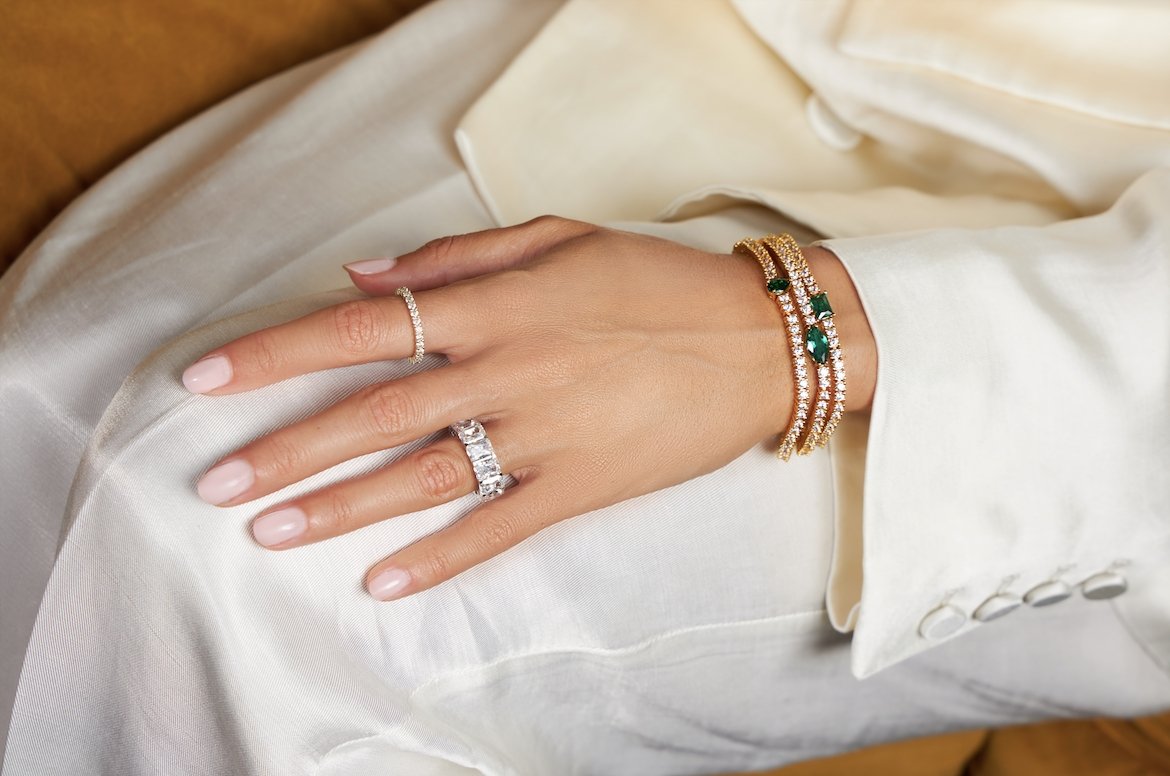 Single Emerald Green Tear Drop Tennis Bracelet - NOA -